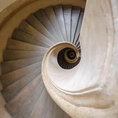 Apartament Casa Aldrovandi: Elegante E In Centro Storico